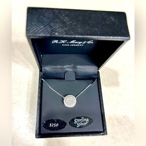 1/5 CTW Diamond Pendent! 💎